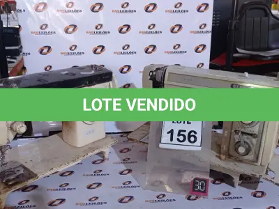 LOTE 156 - 02 MAQUINAS DE COSTURA. (NO ESTADO) ATENÇÃO! FAZER A VISITAÇÃO ANTES DE ARREMATAR, NÃO SABEMOS SE FUNCIONA, LEILÃO NÃO TEM GARANTIA E NEM DEVOLUÇÃO, SUJEITO A POSSÍVEIS AVARIAS VISÍVEIS/OCULTAS E/OU AUSÊNCIA DE COMPONENTES.