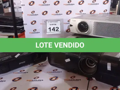 LOTE 142 - 03 PROJETORES DE MARCAS DIVERSAS E 01 SCANNER AVISION. (NO ESTADO) ATENÇÃO! FAZER A VISITAÇÃO ANTES DE ARREMATAR, NÃO SABEMOS SE FUNCIONA, LEILÃO NÃO TEM GARANTIA E NEM DEVOLUÇÃO, SUJEITO A POSSÍVEIS AVARIAS VISÍVEIS/OCULTAS E/OU AUSÊNCIA DE COMPONENTES.