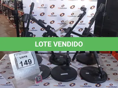 LOTE 149 - 06 SUPORTES PARA MICROFONE. (NO ESTADO) ATENÇÃO! FAZER A VISITAÇÃO ANTES DE ARREMATAR, NÃO SABEMOS SE FUNCIONA, LEILÃO NÃO TEM GARANTIA E NEM DEVOLUÇÃO, SUJEITO A POSSÍVEIS AVARIAS VISÍVEIS/OCULTAS E/OU AUSÊNCIA DE COMPONENTES.