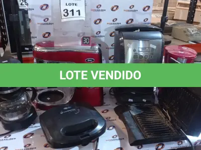 LOTE 311 - 04 CAFETEIRAS DE MARCAS E MODELOS DIVERSOS E 02 SANDUICHEIRAS. (NO ESTADO) ATENÇÃO! FAZER A VISITAÇÃO ANTES DE ARREMATAR, NÃO SABEMOS SE FUNCIONA, LEILÃO NÃO TEM GARANTIA E NEM DEVOLUÇÃO, SUJEITO A POSSÍVEIS AVARIAS VISÍVEIS/OCULTAS E/OU AUSÊNCIA DE COMPONENTES.