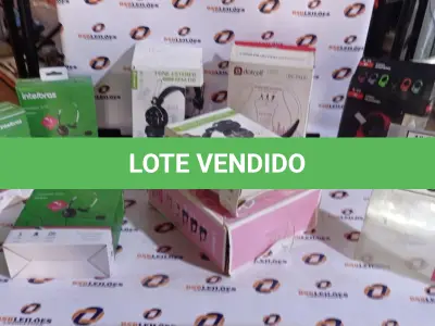 LOTE 196 - 08 HEADPHONES DE MARCAS E MODELOS DIVERSOS. (NO ESTADO) ATENÇÃO! FAZER A VISITAÇÃO ANTES DE ARREMATAR, NÃO SABEMOS SE FUNCIONA, LEILÃO NÃO TEM GARANTIA E NEM DEVOLUÇÃO, SUJEITO A POSSÍVEIS AVARIAS VISÍVEIS/OCULTAS E/OU AUSÊNCIA DE COMPONENTES.