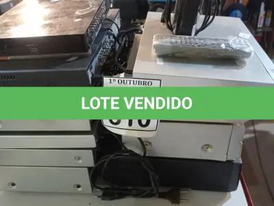 LOTE 310 - 07 APARELHOS DE DVD, 02 APARELHOS DE VÍDEO CASSETE, 01 RECEPTOR DE TV E 01 RÁDIO RELÓGIO. (NO ESTADO) ATENÇÃO! FAZER A VISITAÇÃO ANTES DE ARREMATAR, NÃO SABEMOS SE FUNCIONA, LEILÃO NÃO TEM GARANTIA E NEM DEVOLUÇÃO, SUJEITO A POSSÍVEIS AVARIAS VISÍVEIS/OCULTAS E/OU AUSÊNCIA DE COMPONENTES.