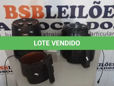 LOTE 382 - 02 AIR FRYER. (NO ESTADO) ATENÇÃO! FAZER A VISITAÇÃO ANTES DE ARREMATAR, NÃO SABEMOS SE FUNCIONA, LEILÃO NÃO TEM GARANTIA E NEM DEVOLUÇÃO, SUJEITO A POSSÍVEIS AVARIAS VISÍVEIS/OCULTAS E/OU AUSÊNCIA DE COMPONENTES.