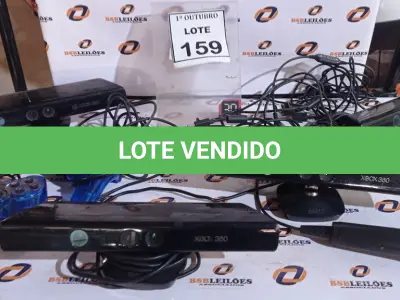 LOTE 159 - 04 KINECT DE XBOX, 01 MICROFONE E 02 JOYSTICKS. (NO ESTADO) ATENÇÃO! FAZER A VISITAÇÃO ANTES DE ARREMATAR, NÃO SABEMOS SE FUNCIONA, LEILÃO NÃO TEM GARANTIA E NEM DEVOLUÇÃO, SUJEITO A POSSÍVEIS AVARIAS VISÍVEIS/OCULTAS E/OU AUSÊNCIA DE COMPONENTES.