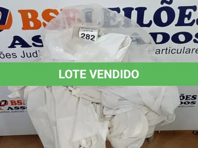 LOTE 282 - 01 SACO COM CORTINAS NA COR BRANCA. (NO ESTADO) ATENÇÃO! FAZER A VISITAÇÃO ANTES DE ARREMATAR, NÃO SABEMOS SE FUNCIONA, LEILÃO NÃO TEM GARANTIA E NEM DEVOLUÇÃO, SUJEITO A POSSÍVEIS AVARIAS VISÍVEIS/OCULTAS E/OU AUSÊNCIA DE COMPONENTES.