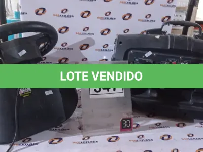 LOTE 347 - 01 VOLANTE GAMER E 01 CAIXA DE SOM AMPLIFICADA. (NO ESTADO) ATENÇÃO! FAZER A VISITAÇÃO ANTES DE ARREMATAR, NÃO SABEMOS SE FUNCIONA, LEILÃO NÃO TEM GARANTIA E NEM DEVOLUÇÃO, SUJEITO A POSSÍVEIS AVARIAS VISÍVEIS/OCULTAS E/OU AUSÊNCIA DE COMPONENTES.