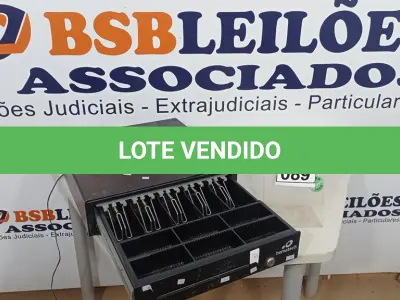 LOTE 089 - 01 GAVETA DE DINHEIRO. (NO ESTADO) ATENÇÃO! FAZER A VISITAÇÃO ANTES DE ARREMATAR, NÃO SABEMOS SE FUNCIONA, LEILÃO NÃO TEM GARANTIA E NEM DEVOLUÇÃO, SUJEITO A POSSÍVEIS AVARIAS VISÍVEIS/OCULTAS E/OU AUSÊNCIA DE COMPONENTES.