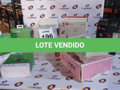 LOTE 196 - 08 HEADPHONES DE MARCAS E MODELOS DIVERSOS. (NO ESTADO) ATENÇÃO! FAZER A VISITAÇÃO ANTES DE ARREMATAR, NÃO SABEMOS SE FUNCIONA, LEILÃO NÃO TEM GARANTIA E NEM DEVOLUÇÃO, SUJEITO A POSSÍVEIS AVARIAS VISÍVEIS/OCULTAS E/OU AUSÊNCIA DE COMPONENTES.