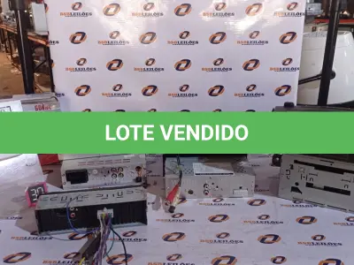 LOTE 189 - 06 APARELHOS DE SOM AUTOMOTIVOS. (NO ESTADO) ATENÇÃO! FAZER A VISITAÇÃO ANTES DE ARREMATAR, NÃO SABEMOS SE FUNCIONA, LEILÃO NÃO TEM GARANTIA E NEM DEVOLUÇÃO, SUJEITO A POSSÍVEIS AVARIAS VISÍVEIS/OCULTAS E/OU AUSÊNCIA DE COMPONENTES.