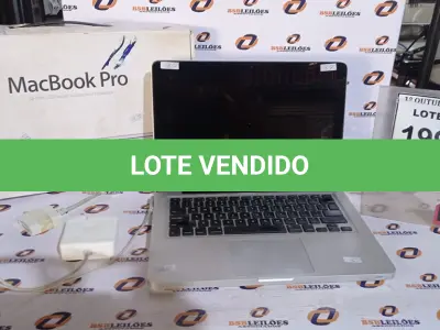 LOTE 199 - 01 MACBOOK PRO I7 COM CARREGADOR. (NO ESTADO) ATENÇÃO! FAZER A VISITAÇÃO ANTES DE ARREMATAR, NÃO SABEMOS SE FUNCIONA, LEILÃO NÃO TEM GARANTIA E NEM DEVOLUÇÃO, SUJEITO A POSSÍVEIS AVARIAS VISÍVEIS/OCULTAS E/OU AUSÊNCIA DE COMPONENTES.