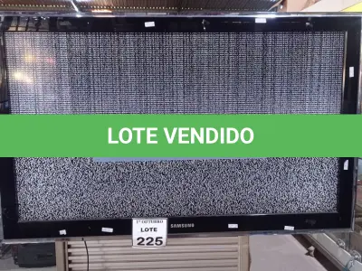 LOTE 225 - 01 TV LCD 40’’ MARCA SAMSUNG. (NO ESTADO) ATENÇÃO! FAZER A VISITAÇÃO ANTES DE ARREMATAR, NÃO SABEMOS SE FUNCIONA, LEILÃO NÃO TEM GARANTIA E NEM DEVOLUÇÃO, SUJEITO A POSSÍVEIS AVARIAS VISÍVEIS/OCULTAS E/OU AUSÊNCIA DE COMPONENTES.