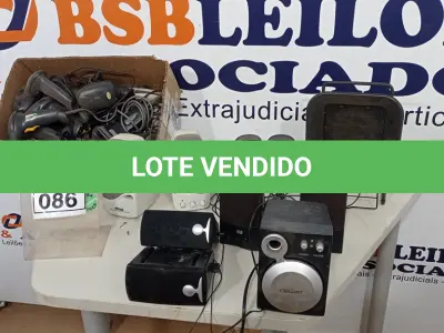 LOTE 086 - 01 LOTE COM VÁRIAS CAIXAS DE SOM, LEITORAS DE CÓDIGO DE BARRAS, 01 COOLER DE NOTEBOOK E 01 EXAUSTOR DE BANCADA. (NO ESTADO) ATENÇÃO! FAZER A VISITAÇÃO ANTES DE ARREMATAR, NÃO SABEMOS SE FUNCIONA, LEILÃO NÃO TEM GARANTIA E NEM DEVOLUÇÃO, SUJEITO A POSSÍVEIS AVARIAS VISÍVEIS/OCULTAS E/OU AUSÊNCIA DE COMPONENTES.