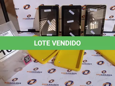LOTE 166 - 03 TABLETS MARCA CCE. (NO ESTADO) ATENÇÃO! FAZER A VISITAÇÃO ANTES DE ARREMATAR, NÃO SABEMOS SE FUNCIONA, LEILÃO NÃO TEM GARANTIA E NEM DEVOLUÇÃO, SUJEITO A POSSÍVEIS AVARIAS VISÍVEIS/OCULTAS E/OU AUSÊNCIA DE COMPONENTES.