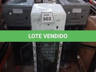 LOTE 302 - 03 BEBEDOUROS PARA GARRAFÃO. (NO ESTADO) ATENÇÃO! FAZER A VISITAÇÃO ANTES DE ARREMATAR, NÃO SABEMOS SE FUNCIONA, LEILÃO NÃO TEM GARANTIA E NEM DEVOLUÇÃO, SUJEITO A POSSÍVEIS AVARIAS VISÍVEIS/OCULTAS E/OU AUSÊNCIA DE COMPONENTES.