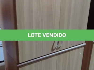 LOTE 386 - 02 ARMÁRIOS BAIXOS DE MADEIRA COM 02 PORTAS. (NO ESTADO) ATENÇÃO! FAZER A VISITAÇÃO ANTES DE ARREMATAR, NÃO SABEMOS SE FUNCIONA, LEILÃO NÃO TEM GARANTIA E NEM DEVOLUÇÃO, SUJEITO A POSSÍVEIS AVARIAS VISÍVEIS/OCULTAS E/OU AUSÊNCIA DE COMPONENTES.