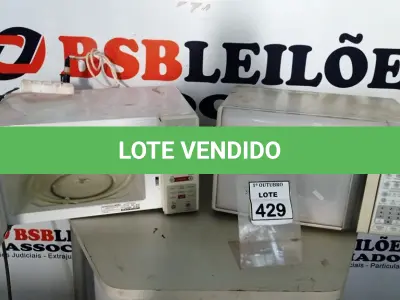 LOTE 429 - 02 MICRO-ONDAS MARCAS BRASTEMP E ELECTROLUX. (NO ESTADO) ATENÇÃO! FAZER A VISITAÇÃO ANTES DE ARREMATAR, NÃO SABEMOS SE FUNCIONA, LEILÃO NÃO TEM GARANTIA E NEM DEVOLUÇÃO, SUJEITO A POSSÍVEIS AVARIAS VISÍVEIS/OCULTAS E/OU AUSÊNCIA DE COMPONENTES.