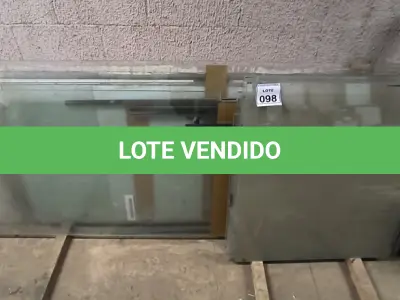 LOTE 098 - 01 LOTE COM PORTAS DE VIDRO TAMANHOS DIVERSOS. (NO ESTADO) ATENÇÃO! FAZER A VISITAÇÃO ANTES DE ARREMATAR, NÃO SABEMOS SE FUNCIONA, LEILÃO NÃO TEM GARANTIA E NEM DEVOLUÇÃO, SUJEITO A POSSÍVEIS AVARIAS VISÍVEIS/OCULTAS E/OU AUSÊNCIA DE COMPONENTES.