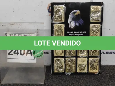 LOTE 240 - 01 KIT COM 12 ISQUEIRO TIPO ZIPPO PERSONALIZADOS (PRODUTO NOVO) (NO ESTADO) ATENÇÃO! FAZER A VISITAÇÃO ANTES DE ARREMATAR, NÃO SABEMOS SE FUNCIONA, LEILÃO NÃO TEM GARANTIA E NEM DEVOLUÇÃO, SUJEITO A POSSÍVEIS AVARIAS VISÍVEIS/OCULTAS E/OU AUSÊNCIA DE COMPONENTES.
