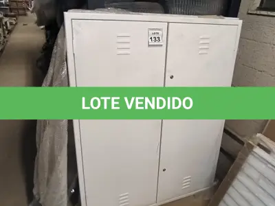 LOTE 133 - 01 PORTA DE ARMÁRIO DE EXPEÇÃO. (NO ESTADO) ATENÇÃO! FAZER A VISITAÇÃO ANTES DE ARREMATAR, NÃO SABEMOS SE FUNCIONA, LEILÃO NÃO TEM GARANTIA E NEM DEVOLUÇÃO, SUJEITO A POSSÍVEIS AVARIAS VISÍVEIS/OCULTAS E/OU AUSÊNCIA DE COMPONENTES.