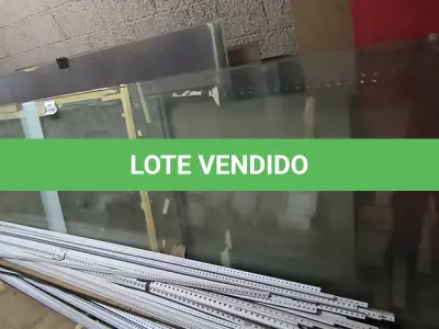 LOTE 100 - 01 LOTE DE PORTAS DE VIDROS TAMANHOS DIVERSOS. (NO ESTADO) ATENÇÃO! FAZER A VISITAÇÃO ANTES DE ARREMATAR, NÃO SABEMOS SE FUNCIONA, LEILÃO NÃO TEM GARANTIA E NEM DEVOLUÇÃO, SUJEITO A POSSÍVEIS AVARIAS VISÍVEIS/OCULTAS E/OU AUSÊNCIA DE COMPONENTES.