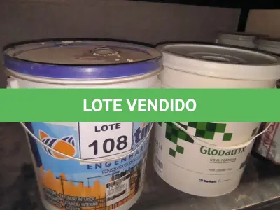 LOTE 108 - 01 BALDE DE TINTA NA COR MARGARITA CLARO E 01 BALDE DE ADESIVO GLOBALFIX. (NO ESTADO) ATENÇÃO! FAZER A VISITAÇÃO ANTES DE ARREMATAR, NÃO SABEMOS SE FUNCIONA, LEILÃO NÃO TEM GARANTIA E NEM DEVOLUÇÃO, SUJEITO A POSSÍVEIS AVARIAS VISÍVEIS/OCULTAS E/OU AUSÊNCIA DE COMPONENTES.