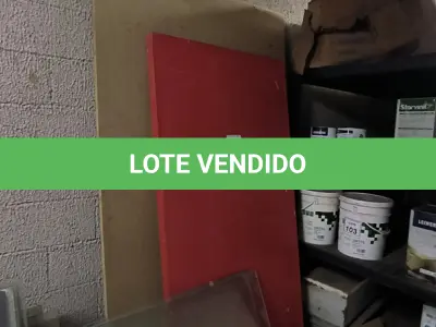 LOTE 101 - 01 PORTA CORTA FOGO. (NO ESTADO) ATENÇÃO! FAZER A VISITAÇÃO ANTES DE ARREMATAR, NÃO SABEMOS SE FUNCIONA, LEILÃO NÃO TEM GARANTIA E NEM DEVOLUÇÃO, SUJEITO A POSSÍVEIS AVARIAS VISÍVEIS/OCULTAS E/OU AUSÊNCIA DE COMPONENTES.
