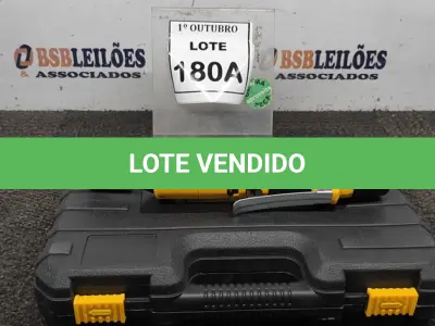 LOTE 180 - 01 CHAVE CATRACA 3/8 COM DUAS BATERIAS MALETA E ACESSÓRIOS (PRODUTO NOVO) (NO ESTADO) ATENÇÃO! FAZER A VISITAÇÃO ANTES DE ARREMATAR, NÃO SABEMOS SE FUNCIONA, LEILÃO NÃO TEM GARANTIA E NEM DEVOLUÇÃO, SUJEITO A POSSÍVEIS AVARIAS VISÍVEIS/OCULTAS E/OU AUSÊNCIA DE COMPONENTES.