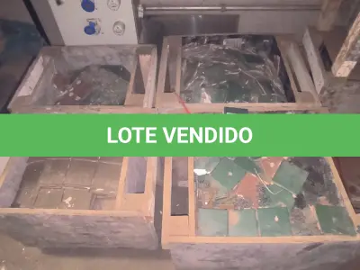 LOTE 116 - 06 CAIXOTES COM PASTILHAS DIVERSAS CORES . (NO ESTADO) ATENÇÃO! FAZER A VISITAÇÃO ANTES DE ARREMATAR, NÃO SABEMOS SE FUNCIONA, LEILÃO NÃO TEM GARANTIA E NEM DEVOLUÇÃO, SUJEITO A POSSÍVEIS AVARIAS VISÍVEIS/OCULTAS E/OU AUSÊNCIA DE COMPONENTES.