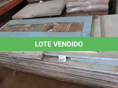 LOTE 027 - 16 PLACAS DE PISO CIMENTÍCIO. (NO ESTADO) ATENÇÃO! FAZER A VISITAÇÃO ANTES DE ARREMATAR, NÃO SABEMOS SE FUNCIONA, LEILÃO NÃO TEM GARANTIA E NEM DEVOLUÇÃO, SUJEITO A POSSÍVEIS AVARIAS VISÍVEIS/OCULTAS E/OU AUSÊNCIA DE COMPONENTES.