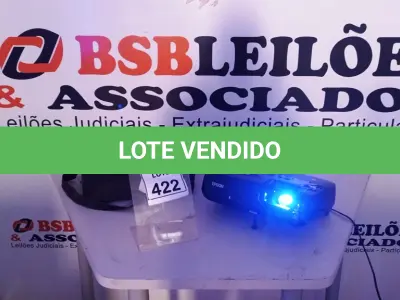 LOTE 422 - 01 PROJETOR MARCA EPSON. (NO ESTADO) ATENÇÃO! FAZER A VISITAÇÃO ANTES DE ARREMATAR, NÃO SABEMOS SE FUNCIONA, LEILÃO NÃO TEM GARANTIA E NEM DEVOLUÇÃO, SUJEITO A POSSÍVEIS AVARIAS VISÍVEIS/OCULTAS E/OU AUSÊNCIA DE COMPONENTES.