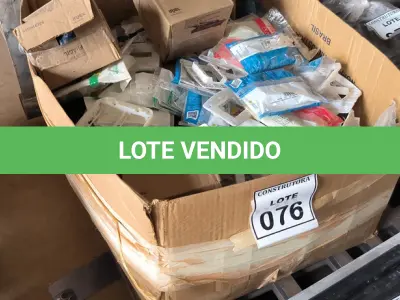 LOTE 076 - 01 LOTE COM PLACA CEGA 4X4, SUPORTE DE FIXAÇÃO 4X4 E PLACA CJ COM SUPORTE 4X4. (NO ESTADO) ATENÇÃO! FAZER A VISITAÇÃO ANTES DE ARREMATAR, NÃO SABEMOS SE FUNCIONA, LEILÃO NÃO TEM GARANTIA E NEM DEVOLUÇÃO, SUJEITO A POSSÍVEIS AVARIAS VISÍVEIS/OCULTAS E/OU AUSÊNCIA DE COMPONENTES.