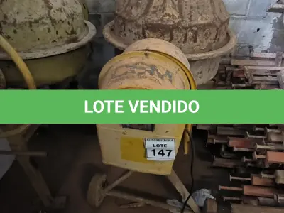 LOTE 147 - 01 BETORNEIRA PEQUENA. (NO ESTADO) ATENÇÃO! FAZER A VISITAÇÃO ANTES DE ARREMATAR, NÃO SABEMOS SE FUNCIONA, LEILÃO NÃO TEM GARANTIA E NEM DEVOLUÇÃO, SUJEITO A POSSÍVEIS AVARIAS VISÍVEIS/OCULTAS E/OU AUSÊNCIA DE COMPONENTES.