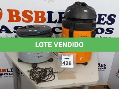 LOTE 426 - 02 ASPIRADORES DE PÓ MARCA ELECTROLUX. (NO ESTADO) ATENÇÃO! FAZER A VISITAÇÃO ANTES DE ARREMATAR, NÃO SABEMOS SE FUNCIONA, LEILÃO NÃO TEM GARANTIA E NEM DEVOLUÇÃO, SUJEITO A POSSÍVEIS AVARIAS VISÍVEIS/OCULTAS E/OU AUSÊNCIA DE COMPONENTES.