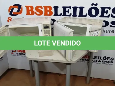 LOTE 429 - 02 MICRO-ONDAS MARCAS BRASTEMP E ELECTROLUX. (NO ESTADO) ATENÇÃO! FAZER A VISITAÇÃO ANTES DE ARREMATAR, NÃO SABEMOS SE FUNCIONA, LEILÃO NÃO TEM GARANTIA E NEM DEVOLUÇÃO, SUJEITO A POSSÍVEIS AVARIAS VISÍVEIS/OCULTAS E/OU AUSÊNCIA DE COMPONENTES.