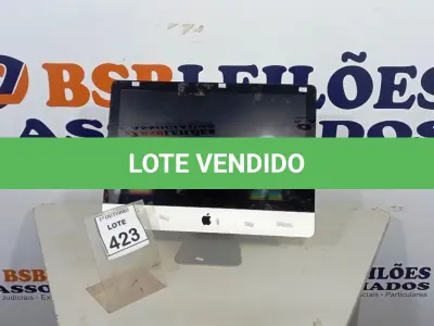 LOTE 423 - 01 IMAC APPLE. (NO ESTADO) ATENÇÃO! FAZER A VISITAÇÃO ANTES DE ARREMATAR, NÃO SABEMOS SE FUNCIONA, LEILÃO NÃO TEM GARANTIA E NEM DEVOLUÇÃO, SUJEITO A POSSÍVEIS AVARIAS VISÍVEIS/OCULTAS E/OU AUSÊNCIA DE COMPONENTES.