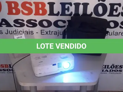 LOTE 464 - 01 PROJETOR MARCA NEC. (NO ESTADO) ATENÇÃO! FAZER A VISITAÇÃO ANTES DE ARREMATAR, NÃO SABEMOS SE FUNCIONA, LEILÃO NÃO TEM GARANTIA E NEM DEVOLUÇÃO, SUJEITO A POSSÍVEIS AVARIAS VISÍVEIS/OCULTAS E/OU AUSÊNCIA DE COMPONENTES.