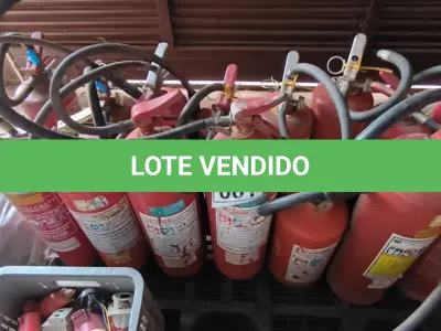 LOTE 061 - 15 EXTINTORES DE INCÊNDIO DIVERSOS TAMANHOS E MODELOS. (NO ESTADO) ATENÇÃO! FAZER A VISITAÇÃO ANTES DE ARREMATAR, NÃO SABEMOS SE FUNCIONA, LEILÃO NÃO TEM GARANTIA E NEM DEVOLUÇÃO, SUJEITO A POSSÍVEIS AVARIAS VISÍVEIS/OCULTAS E/OU AUSÊNCIA DE COMPONENTES.