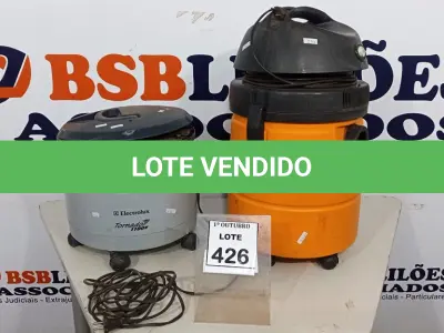 LOTE 426 - 02 ASPIRADORES DE PÓ MARCA ELECTROLUX. (NO ESTADO) ATENÇÃO! FAZER A VISITAÇÃO ANTES DE ARREMATAR, NÃO SABEMOS SE FUNCIONA, LEILÃO NÃO TEM GARANTIA E NEM DEVOLUÇÃO, SUJEITO A POSSÍVEIS AVARIAS VISÍVEIS/OCULTAS E/OU AUSÊNCIA DE COMPONENTES.