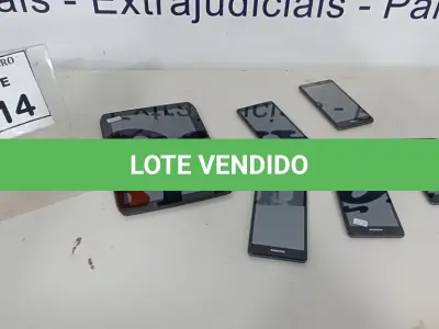 LOTE 514 - 05 SMARTPHONES MARCA POSITIVO 01 TABLET MARCA MOTOROLA. (NO ESTADO) ATENÇÃO! FAZER A VISITAÇÃO ANTES DE ARREMATAR, NÃO SABEMOS SE FUNCIONA, LEILÃO NÃO TEM GARANTIA E NEM DEVOLUÇÃO, SUJEITO A POSSÍVEIS AVARIAS VISÍVEIS/OCULTAS E/OU AUSÊNCIA DE COMPONENTES.