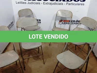 LOTE 417 - 06 CADEIRAS DE FERRO DOBRÁVEL. (NO ESTADO) ATENÇÃO! FAZER A VISITAÇÃO ANTES DE ARREMATAR, NÃO SABEMOS SE FUNCIONA, LEILÃO NÃO TEM GARANTIA E NEM DEVOLUÇÃO, SUJEITO A POSSÍVEIS AVARIAS VISÍVEIS/OCULTAS E/OU AUSÊNCIA DE COMPONENTES.
