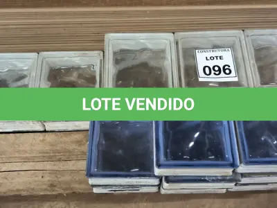 LOTE 096 - 23 BLOCOS DE VIDRO DIVERSOS. (NO ESTADO) ATENÇÃO! FAZER A VISITAÇÃO ANTES DE ARREMATAR, NÃO SABEMOS SE FUNCIONA, LEILÃO NÃO TEM GARANTIA E NEM DEVOLUÇÃO, SUJEITO A POSSÍVEIS AVARIAS VISÍVEIS/OCULTAS E/OU AUSÊNCIA DE COMPONENTES.