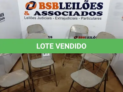 LOTE 417 - 06 CADEIRAS DE FERRO DOBRÁVEL. (NO ESTADO) ATENÇÃO! FAZER A VISITAÇÃO ANTES DE ARREMATAR, NÃO SABEMOS SE FUNCIONA, LEILÃO NÃO TEM GARANTIA E NEM DEVOLUÇÃO, SUJEITO A POSSÍVEIS AVARIAS VISÍVEIS/OCULTAS E/OU AUSÊNCIA DE COMPONENTES.