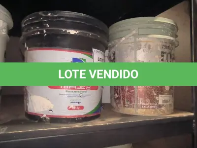 LOTE 111 - 01 BALDE COM MASSA PARA DRYWALL E 01 BALDE COM MASSA CORRIDA. (NO ESTADO) ATENÇÃO! FAZER A VISITAÇÃO ANTES DE ARREMATAR, NÃO SABEMOS SE FUNCIONA, LEILÃO NÃO TEM GARANTIA E NEM DEVOLUÇÃO, SUJEITO A POSSÍVEIS AVARIAS VISÍVEIS/OCULTAS E/OU AUSÊNCIA DE COMPONENTES.