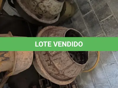 LOTE 147 - 01 BETORNEIRA PEQUENA. (NO ESTADO) ATENÇÃO! FAZER A VISITAÇÃO ANTES DE ARREMATAR, NÃO SABEMOS SE FUNCIONA, LEILÃO NÃO TEM GARANTIA E NEM DEVOLUÇÃO, SUJEITO A POSSÍVEIS AVARIAS VISÍVEIS/OCULTAS E/OU AUSÊNCIA DE COMPONENTES.
