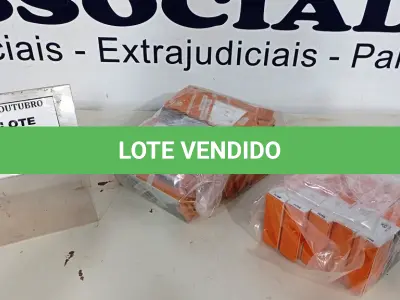 LOTE 509 - 01 LOTE COM GRANDE QUANTIDADE DE FONES DE OUVIDOS E CARREGADORES DE CELULAR. (NO ESTADO) ATENÇÃO! FAZER A VISITAÇÃO ANTES DE ARREMATAR, NÃO SABEMOS SE FUNCIONA, LEILÃO NÃO TEM GARANTIA E NEM DEVOLUÇÃO, SUJEITO A POSSÍVEIS AVARIAS VISÍVEIS/OCULTAS E/OU AUSÊNCIA DE COMPONENTES.