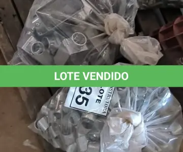 LOTE 035 - 01 SACO COM CONDULETES EM ALUMÍNIO E 01 SACO COM LUVAS ROSCADAS ZINCADAS. (NO ESTADO) ATENÇÃO! FAZER A VISITAÇÃO ANTES DE ARREMATAR, NÃO SABEMOS SE FUNCIONA, LEILÃO NÃO TEM GARANTIA E NEM DEVOLUÇÃO, SUJEITO A POSSÍVEIS AVARIAS VISÍVEIS/OCULTAS E/OU AUSÊNCIA DE COMPONENTES.