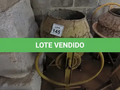 LOTE 145 - 01 BETONEIRA PEQUENA. (NO ESTADO) ATENÇÃO! FAZER A VISITAÇÃO ANTES DE ARREMATAR, NÃO SABEMOS SE FUNCIONA, LEILÃO NÃO TEM GARANTIA E NEM DEVOLUÇÃO, SUJEITO A POSSÍVEIS AVARIAS VISÍVEIS/OCULTAS E/OU AUSÊNCIA DE COMPONENTES.