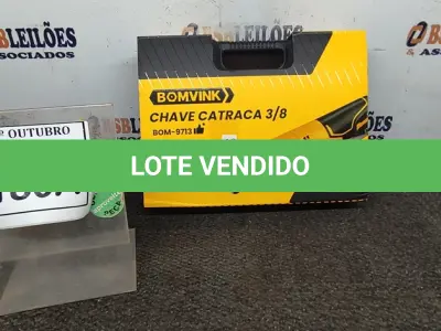 LOTE 180 - 01 CHAVE CATRACA 3/8 COM DUAS BATERIAS MALETA E ACESSÓRIOS (PRODUTO NOVO) (NO ESTADO) ATENÇÃO! FAZER A VISITAÇÃO ANTES DE ARREMATAR, NÃO SABEMOS SE FUNCIONA, LEILÃO NÃO TEM GARANTIA E NEM DEVOLUÇÃO, SUJEITO A POSSÍVEIS AVARIAS VISÍVEIS/OCULTAS E/OU AUSÊNCIA DE COMPONENTES.