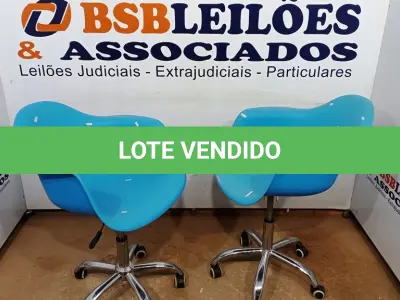 LOTE 405 - 02 CADEIRAS GIRATÓRIAS TIPO CONCHA. (NO ESTADO) ATENÇÃO! FAZER A VISITAÇÃO ANTES DE ARREMATAR, NÃO SABEMOS SE FUNCIONA, LEILÃO NÃO TEM GARANTIA E NEM DEVOLUÇÃO, SUJEITO A POSSÍVEIS AVARIAS VISÍVEIS/OCULTAS E/OU AUSÊNCIA DE COMPONENTES.