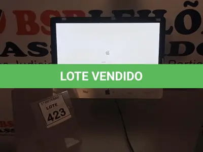LOTE 423 - 01 IMAC APPLE. (NO ESTADO) ATENÇÃO! FAZER A VISITAÇÃO ANTES DE ARREMATAR, NÃO SABEMOS SE FUNCIONA, LEILÃO NÃO TEM GARANTIA E NEM DEVOLUÇÃO, SUJEITO A POSSÍVEIS AVARIAS VISÍVEIS/OCULTAS E/OU AUSÊNCIA DE COMPONENTES.